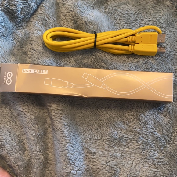 Arduino The Official Starter Kit Deluxe Bundle: USB Cable - Picture 2 of 2